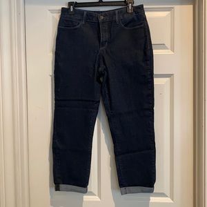 NYD size 8 cuffed Capri pant